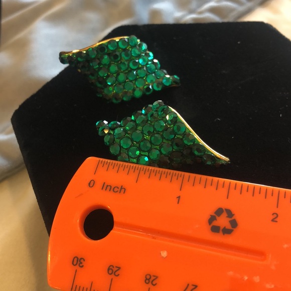 Emerald Green Austrian Crystal Vintage Clip on Earrings-Boutique - Picture 4 of 4